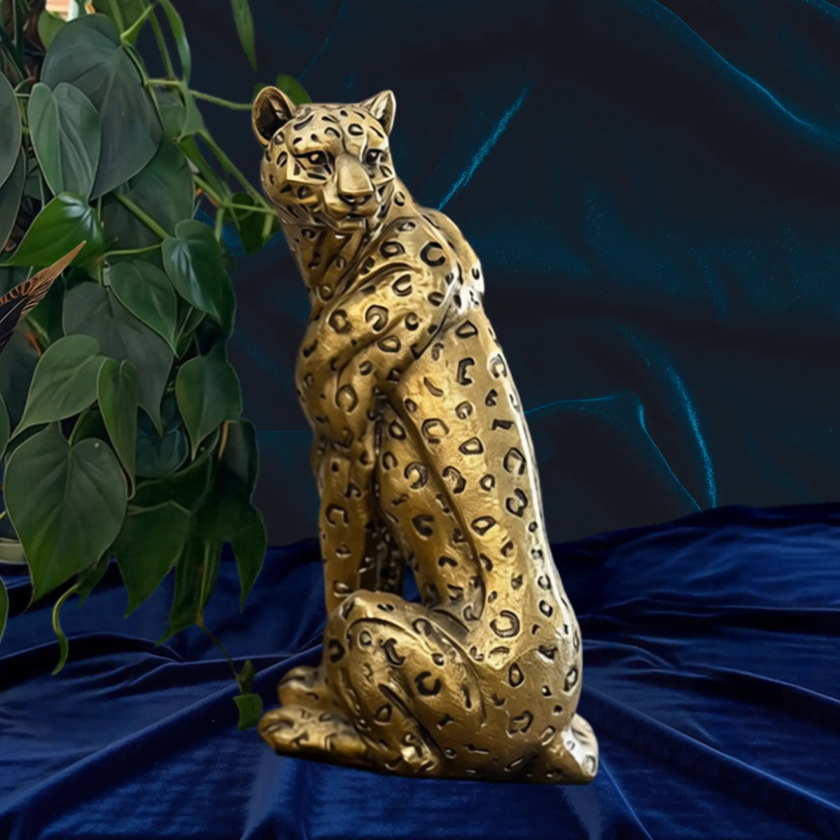 Delphine Sitting Cheetah Sculpture Swing Gifts