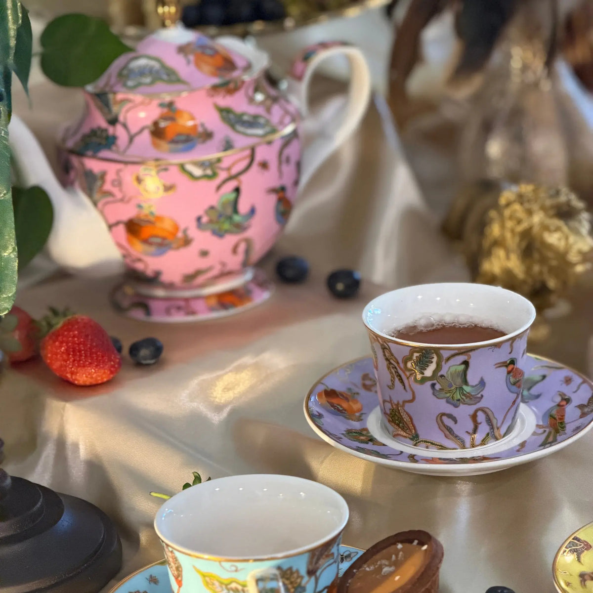 Aveline Pink Bird Teapot Swing Gifts